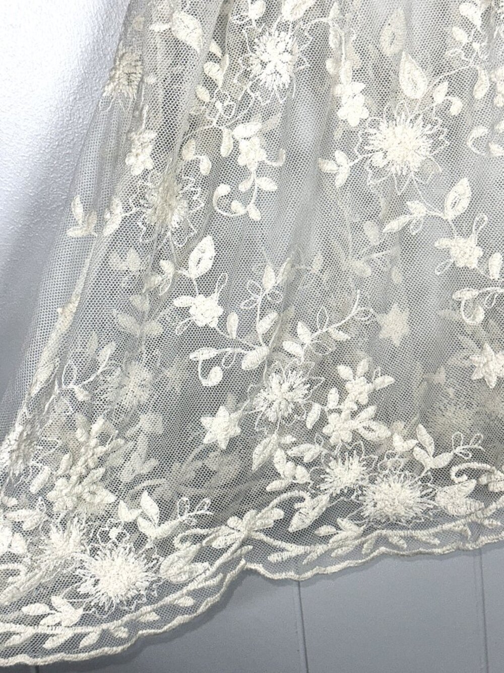 Cleo Apparel Lace Boho Floral Embroidered Scalloped Sheer Tank Top Blouse Top L - Picture 5 of 9